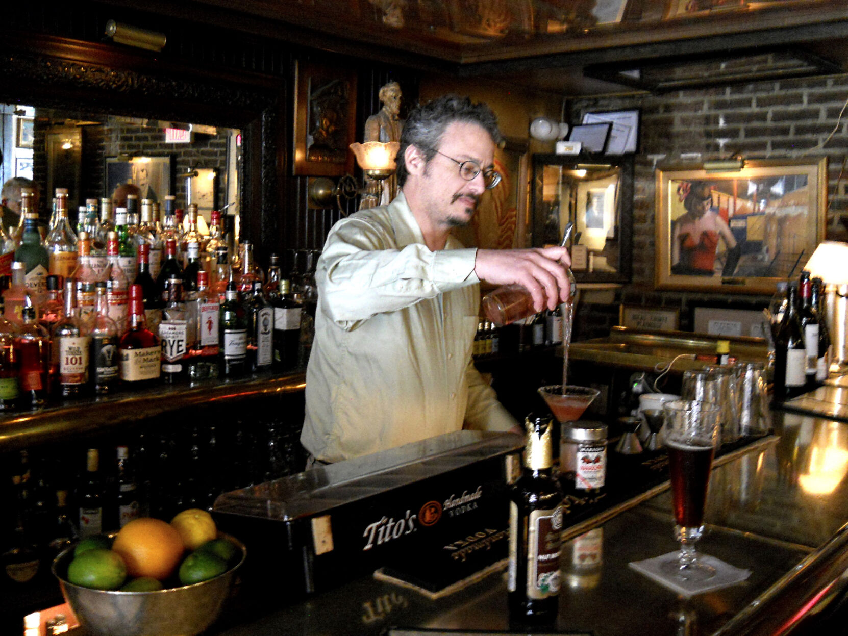 AntonsBar_Eric_Hammer.jpg